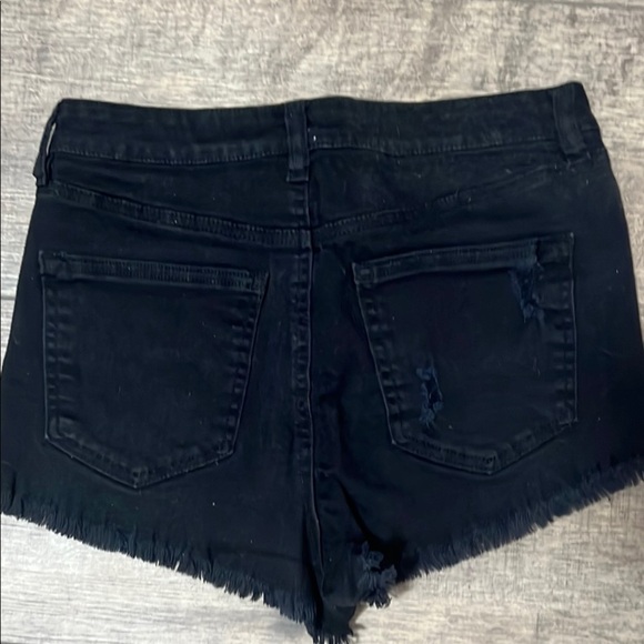 Refuge On Black Distressed Denim Shorts 8 - Picture 4 of 4